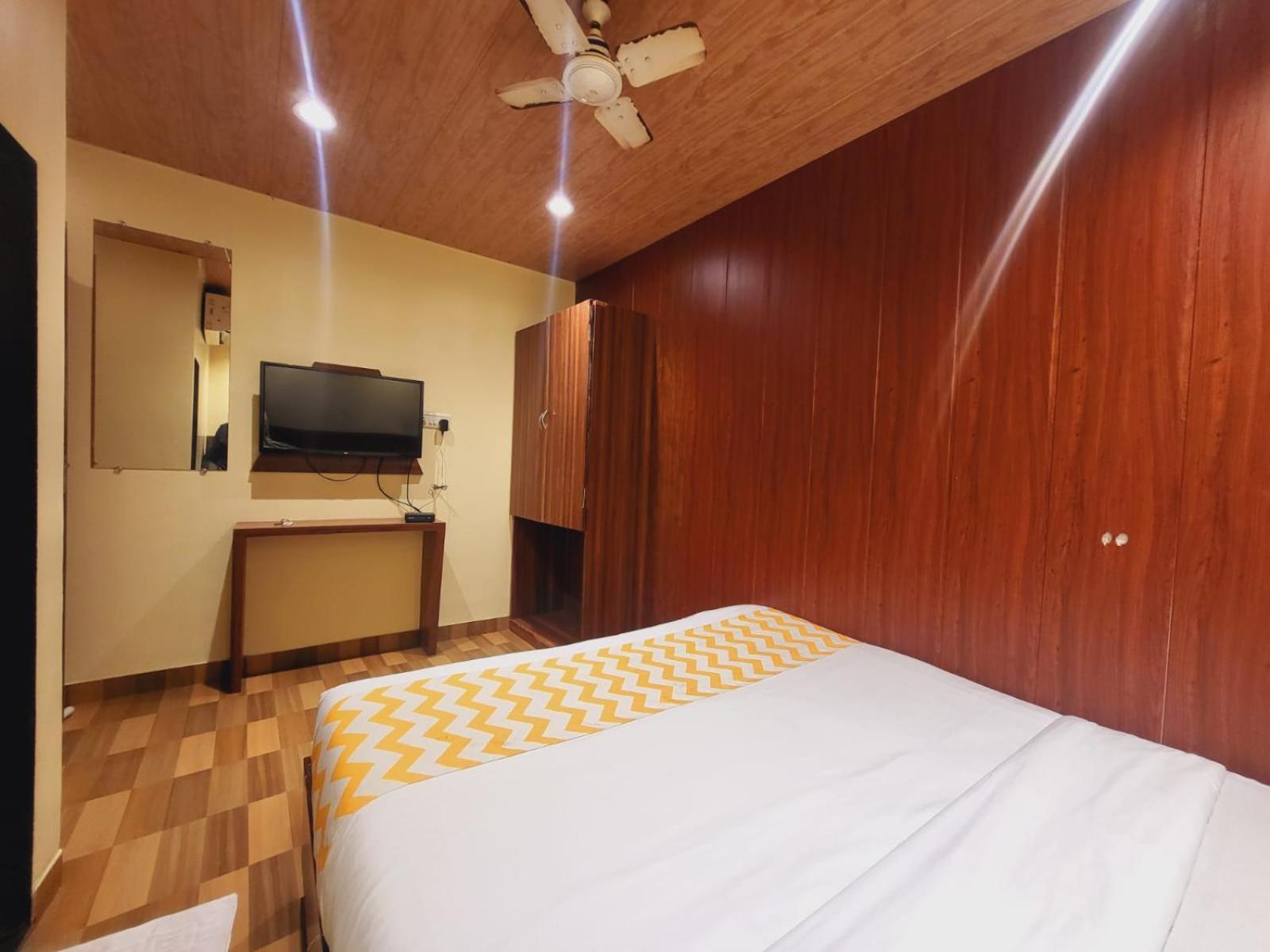 Airport Inn Residency Мумбай Екстериор снимка