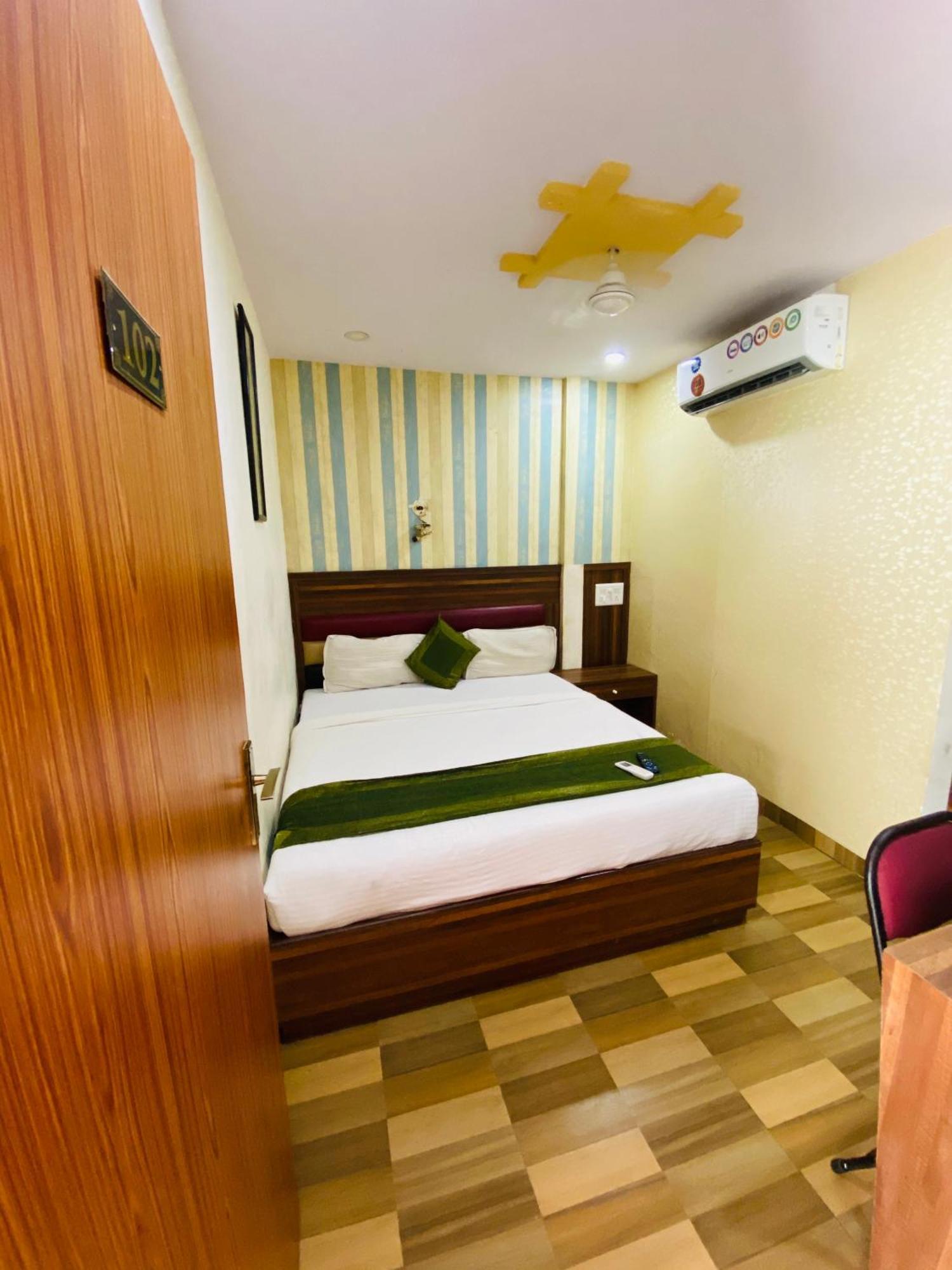 Airport Inn Residency Мумбай Екстериор снимка