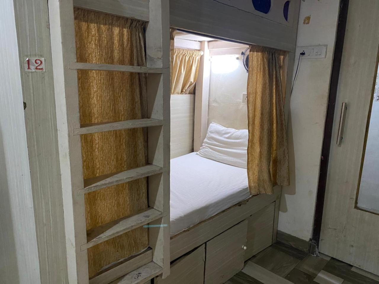 Airport Inn Residency Мумбай Екстериор снимка