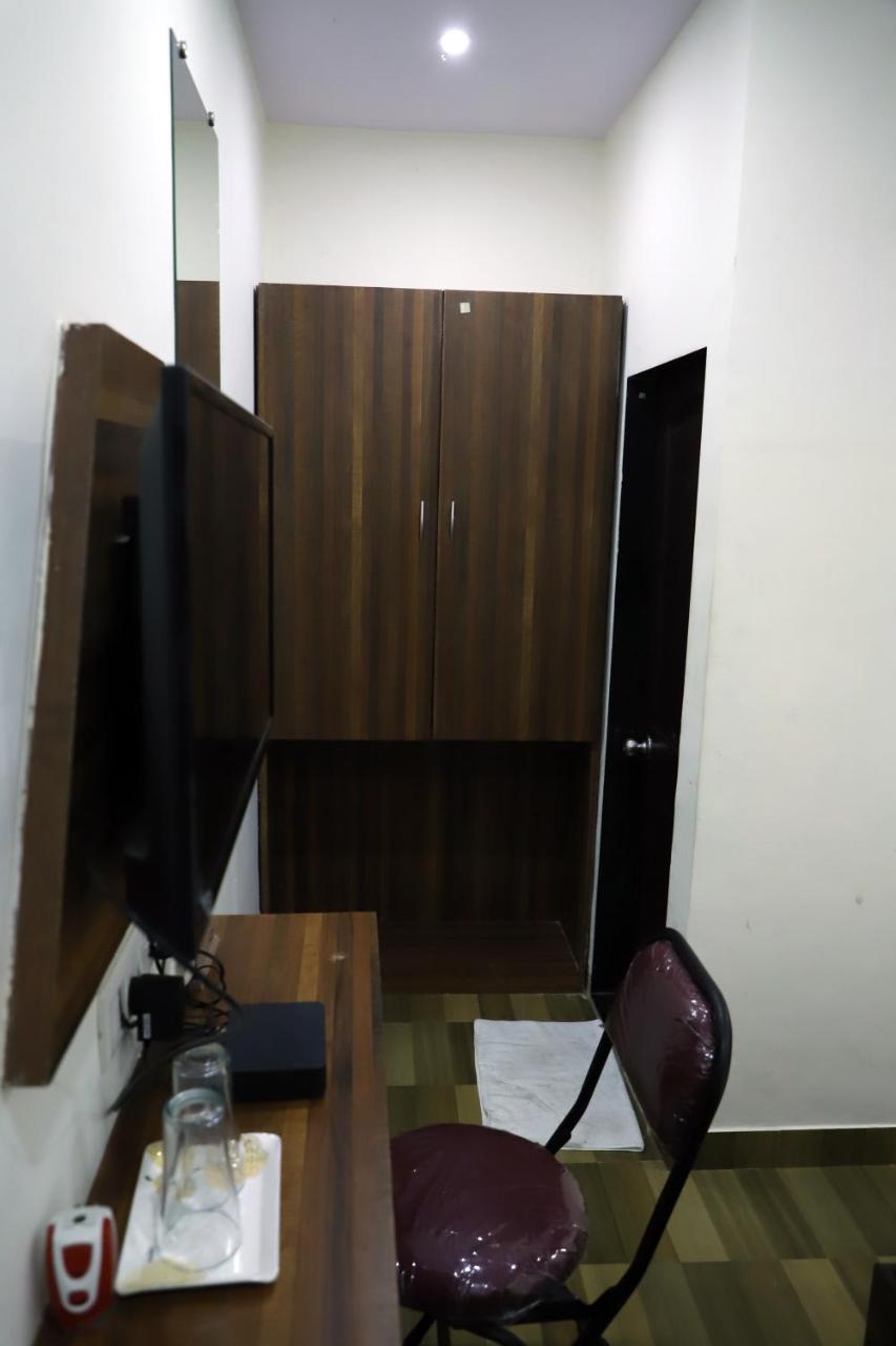 Airport Inn Residency Мумбай Екстериор снимка