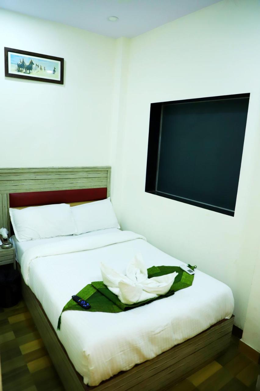Airport Inn Residency Мумбай Екстериор снимка