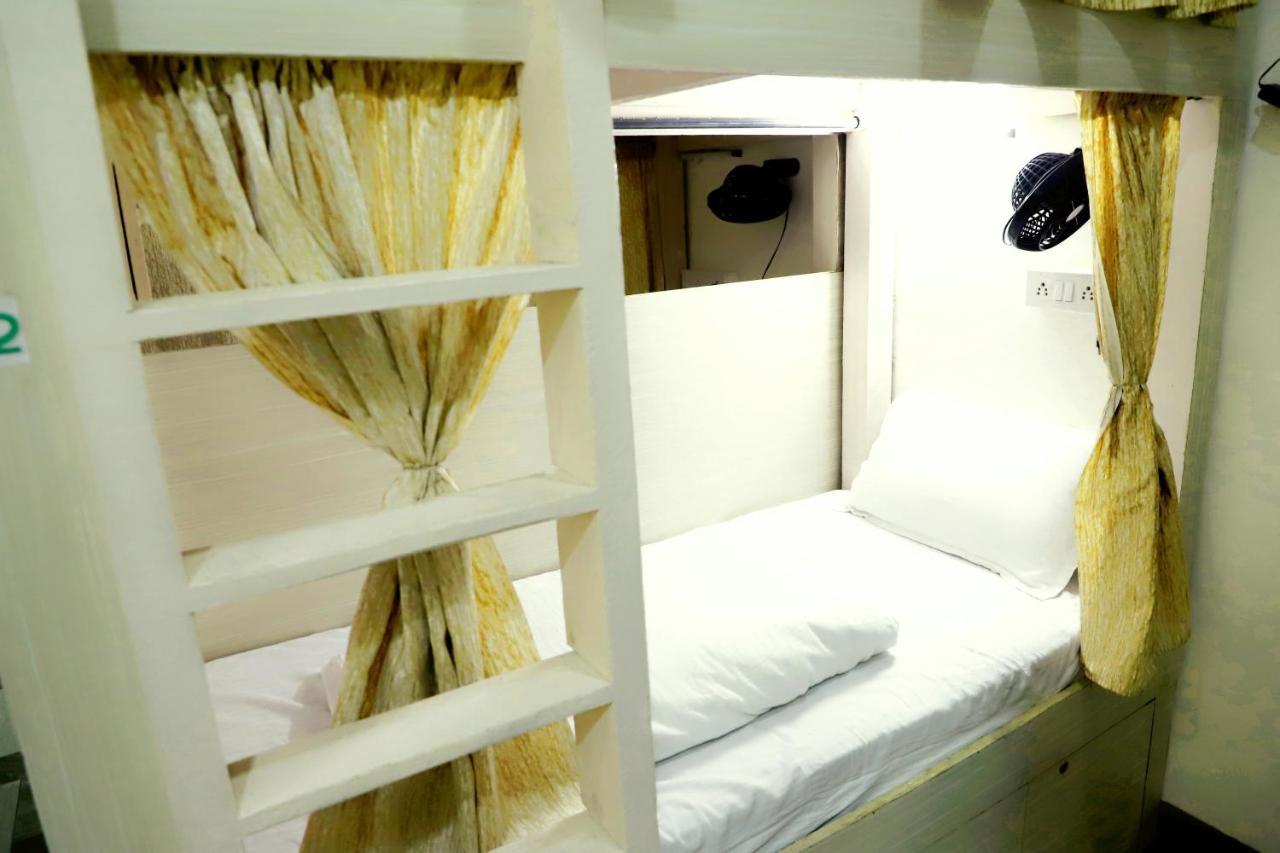 Airport Inn Residency Мумбай Екстериор снимка